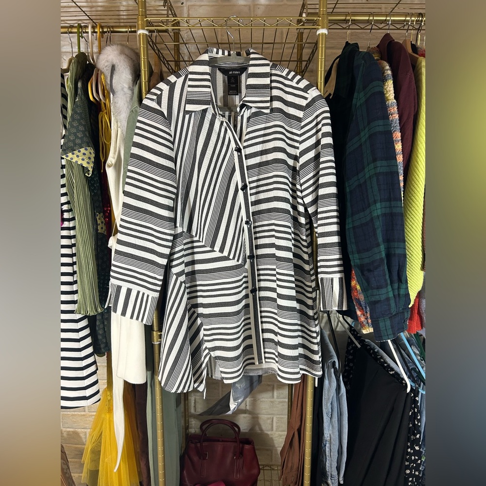 Ali Miles Monochrome Striped Blouse